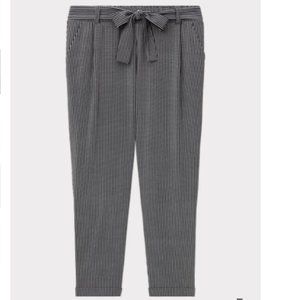 TORRID BLACK & WHITE PINSTRIPE CREPE SELF TIE TAPERED PANT